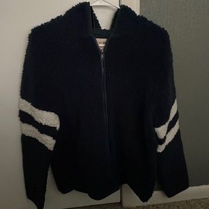 NEW! Super soft Sherpa, size large but fits like a small or medium.